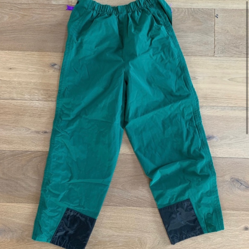 MEC Zip Off Waterproof Goretex Hiking Pants
Outdoor Clothing Small